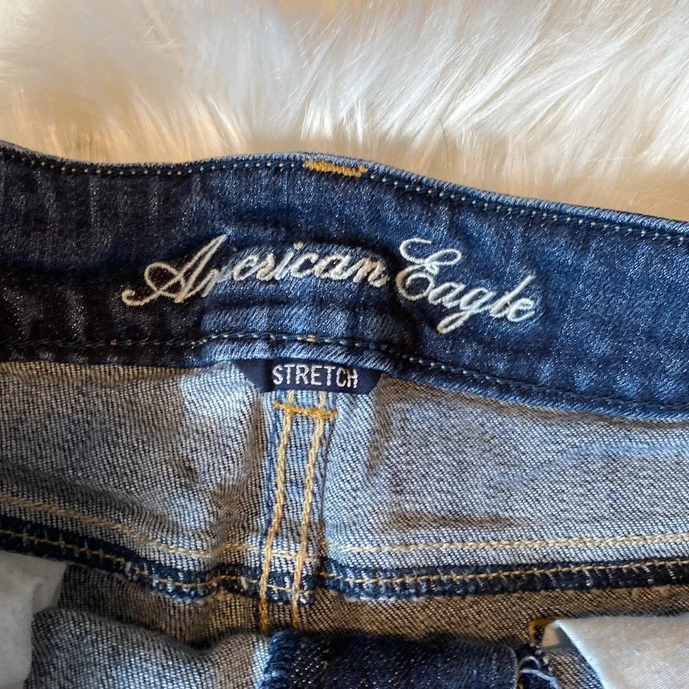 American Eagle Stretch Raw Edge Jean Short - Size 6 - Picture 5 of 7